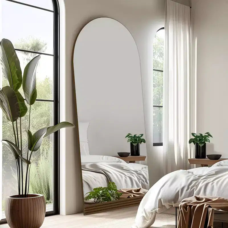 Miroir mural en bois à cadre cintré