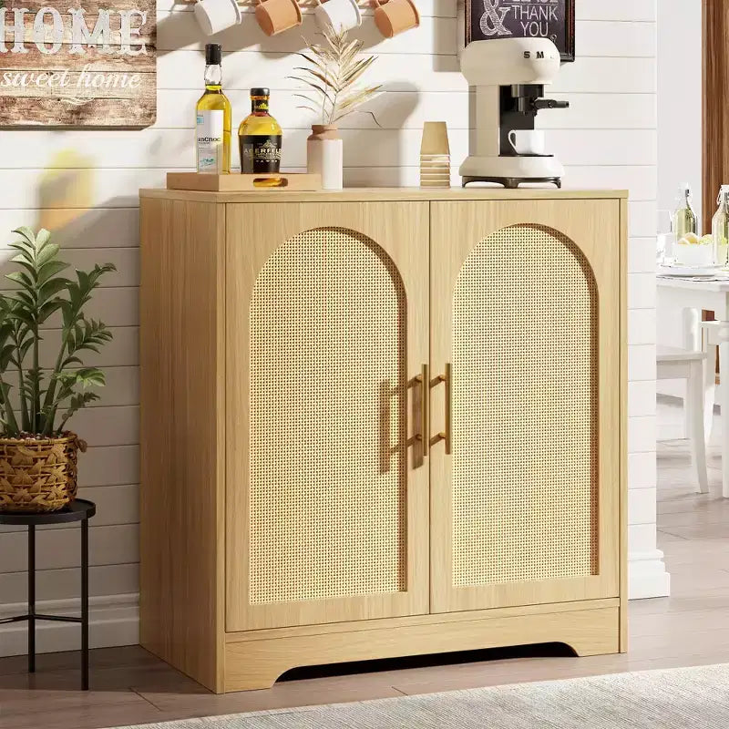 Meuble bas en rotin avec portes